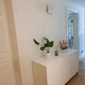 White gloss sideboard - Image 3