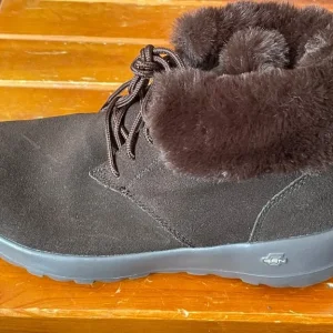 Skechers woman size 4 brown ankle boots - Image 2