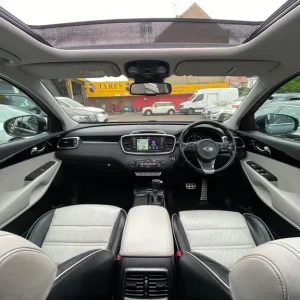 2015 Kia Sorento 2.2 CRDi AWD Estate Diesel Automatic - Image 2