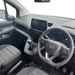 2021 Vauxhall Combo Life 1.2 Petrol Manual 5-door Estate - Image 3