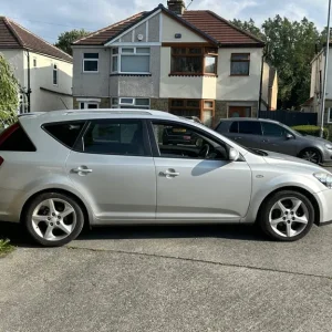 2012 Kia Ceed 1.6 CRDi 3 5dr Auto Estate Diesel - Image 7