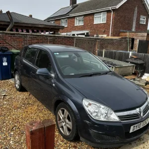 Vauxhall Astra Hatchback 2010 Manual 1364cc 5-door - Image 2