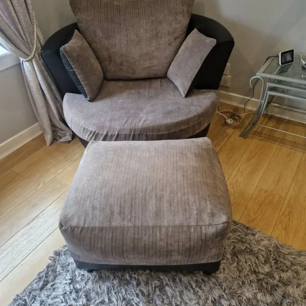 Cudfle swivel chair