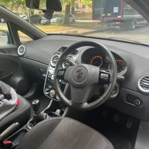 Vauxhall Corsa SXi 2011 - Image 6