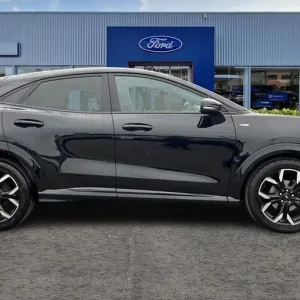 2022 Ford Puma 1.0 EcoBoost Hybrid ST-Line X with SYNC3 and all the smart features - Image 3