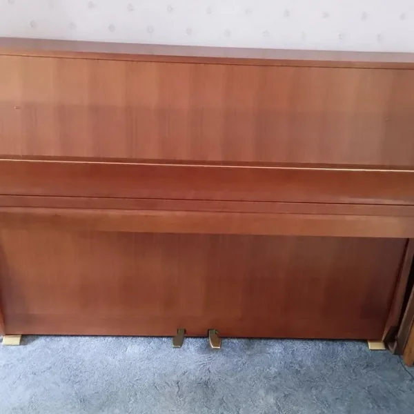 Hyundai U810 upright piano