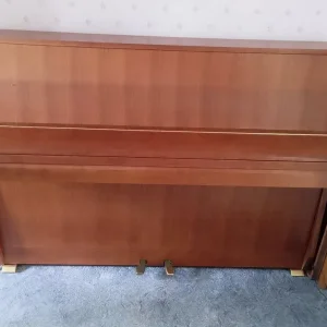 Hyundai U810 upright piano