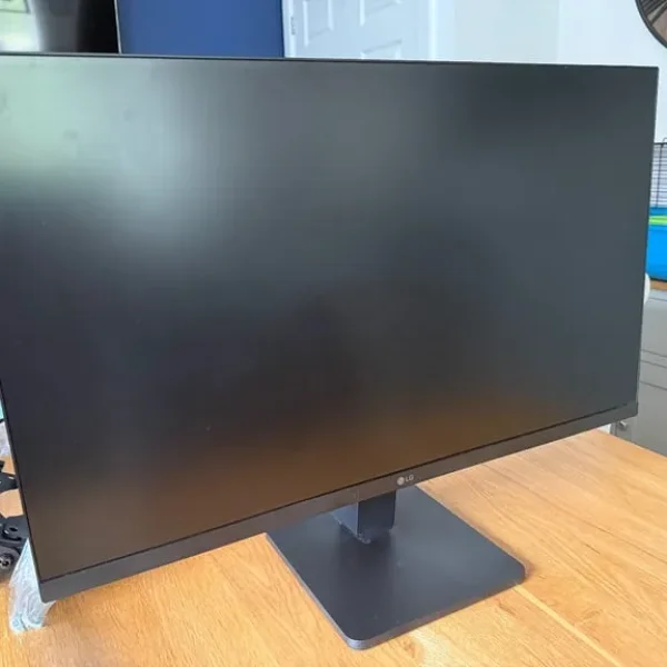 2x LG 27” gaming monitors