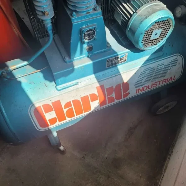 Clarke air industry compressor litre 150/200