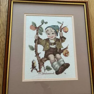 Framed cross-stitch Hummel - Image 2