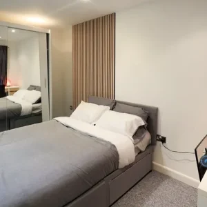1 bedroom flat in Westferry Road, E14 - Image 5