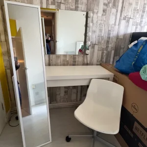 Makeup table, chair, standing mirror & LED lights - Image 3