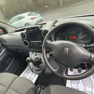2017 Peugeot Partner 1.6 BlueHDi 854 Professional 5-door van - Image 7