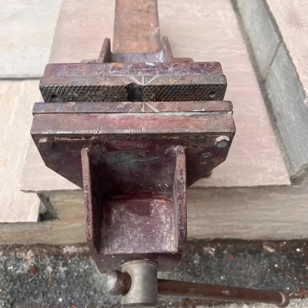 Heavy duty table vice