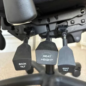 Adjustable comfortable office chair with arm rests - Image 5