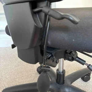 Adjustable comfortable office chair with arm rests - Image 6