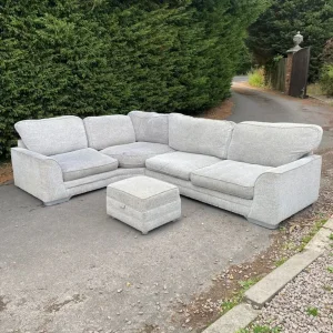 Corner sofa with footrest in cream - Image 5