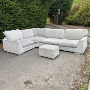 Corner sofa with footrest in cream - Image 6