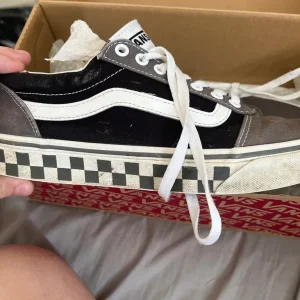 Size 9 vans - Image 2
