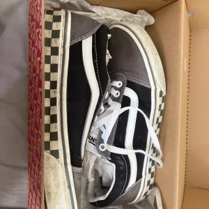 Size 9 vans - Image 3