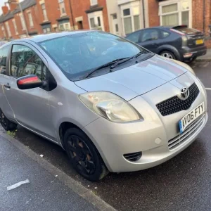 Toyota Yaris 2006 hatchback 3-door manual - Image 2
