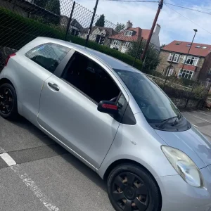 Toyota Yaris 2006 hatchback 3-door manual - Image 4