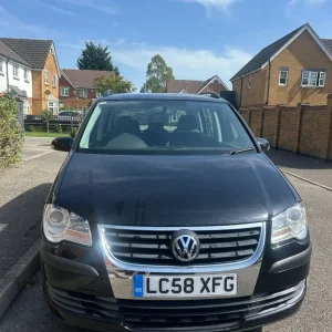 Volkswagen Touran 2009 manual 1595cc 5-door MPV - Image 3