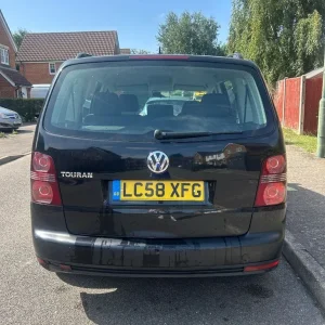 Volkswagen Touran 2009 manual 1595cc 5-door MPV - Image 5