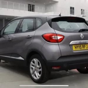 2015 Renault Captur 1.5 dCi Dynamique with Nav and Climate Control - Image 3