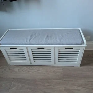 Hallway shoe storage seat