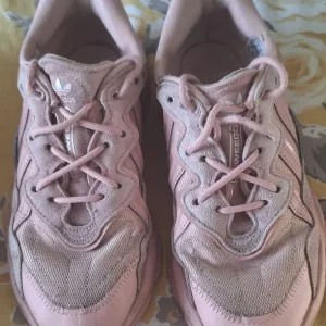 Ladies adidas trainers size 4 - Image 2