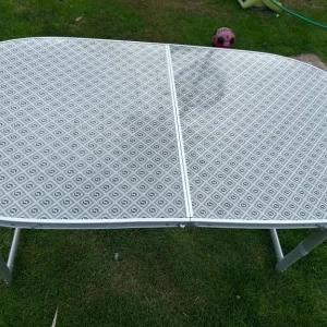 Outwell Hamilton camping table - Image 4