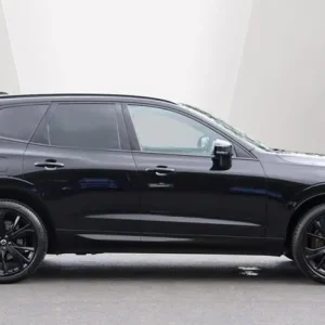 2024 Volvo XC60 B5 AWD Estate Black Edition - Image 3