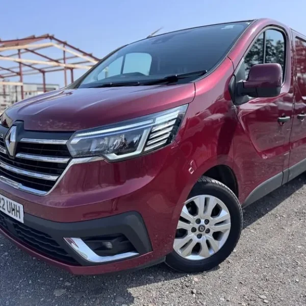 2022 Renault Trafic 2.0 DCI Sport 150BHP LL30 LWB with Apple Play and NAV