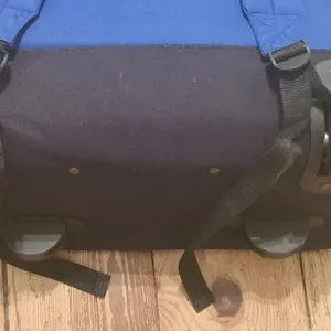 Old suitcase that doubles as a backpack - Image 3