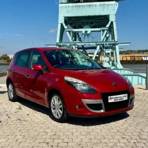 2012 Renault Scenic 1.5 dCi I - Music 5dr MPV Diesel Manual - Image 2