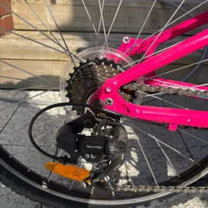 24 inch Hotrock mountain bike - Image 3