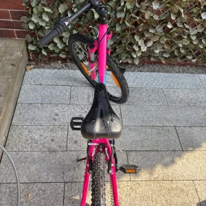 24 inch Hotrock mountain bike - Image 4