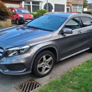 Mercedes-Benz GLA Estate 2016 manual 2143cc 5-door - Image 2