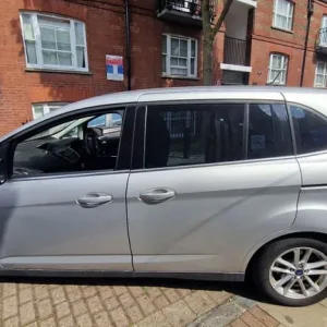 Ford Grand C-Max 2016 5-door MPV - Image 2