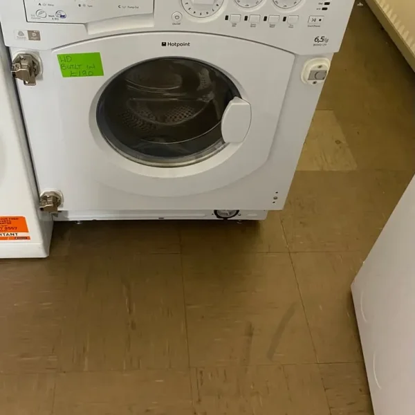 WHITE HOTPOINT A+ CLASS WASHER DRYER