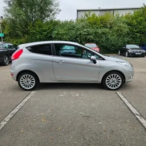 2011 Ford Fiesta Titanium Hatchback Petrol Manual - Image 5