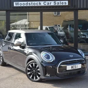 2022 MINI Cooper Exclusive 1.5 Petrol Manual Hatchback - Image 2