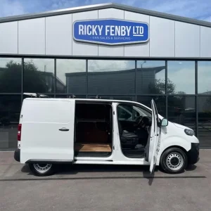 2021 Peugeot Expert Professional Panel Van - Image 4