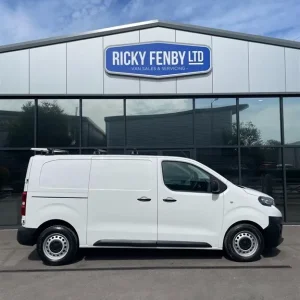 2021 Peugeot Expert Professional Panel Van - Image 5