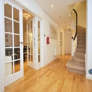 7 bedroom house in Somers Crescent, Chigwell, Station Road - Image 6