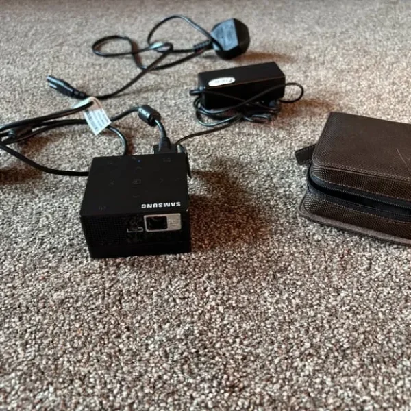 Samsung Mini Projector SP-H03