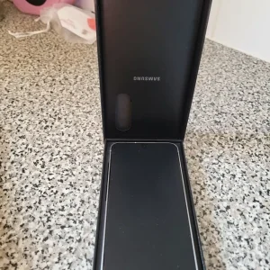 Samsung S24 - Image 2