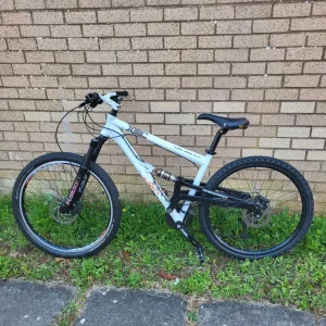 Woom 3 full suspension mountain bike - Image 2