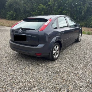 2008 Ford Focus Zetec Hatchback - Image 3